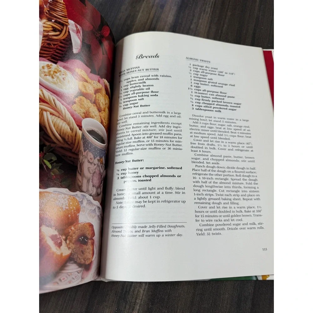 Christmas‎ with Southern Living 1988 Holiday Cookbook Recipes Decorating Ideas